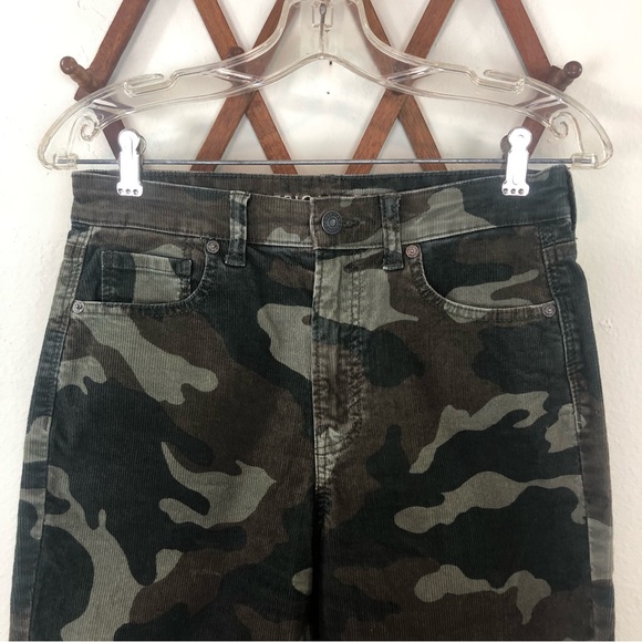 American Eagle Camouflage Camo Women's Corduroy Mom Jeans Brown Green Tan - Picture 3 of 10